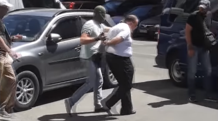 Затримання підозрюваного в організації замаху на Аркадія Бабченка, скріншот з відео СБУ